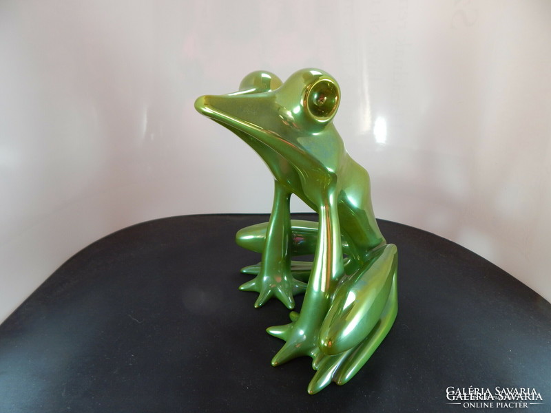 Zsolnay eosin large frog, 17 x 15 x 13 cm.