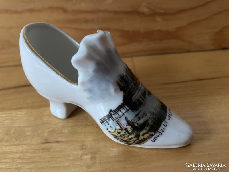 Slipper porcelain