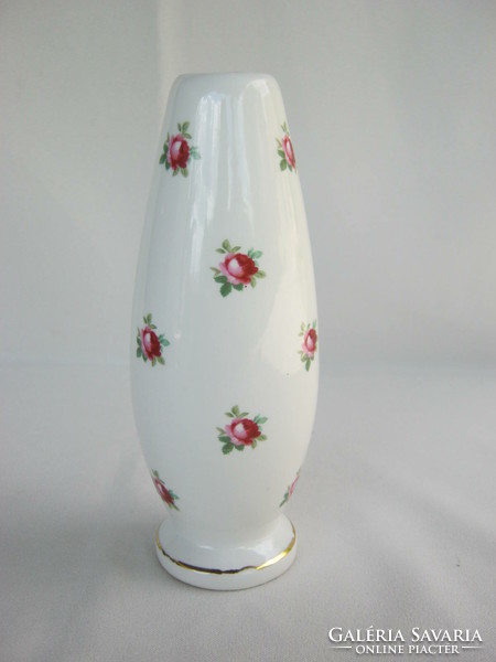 Aquincumi porcelán rózsás váza