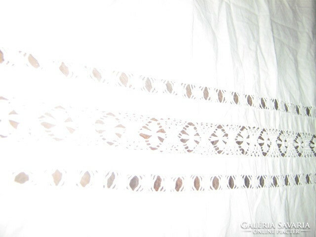 Gyönyörű fehér kézzel horgolt csipkés antik függöny / vitrázs függöny