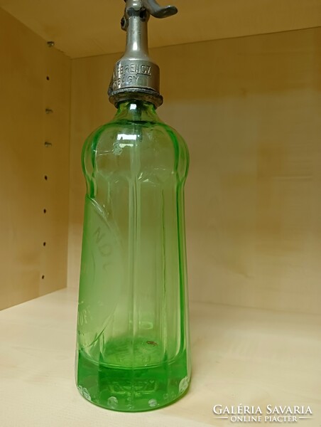 Urán zöld szódásüveg