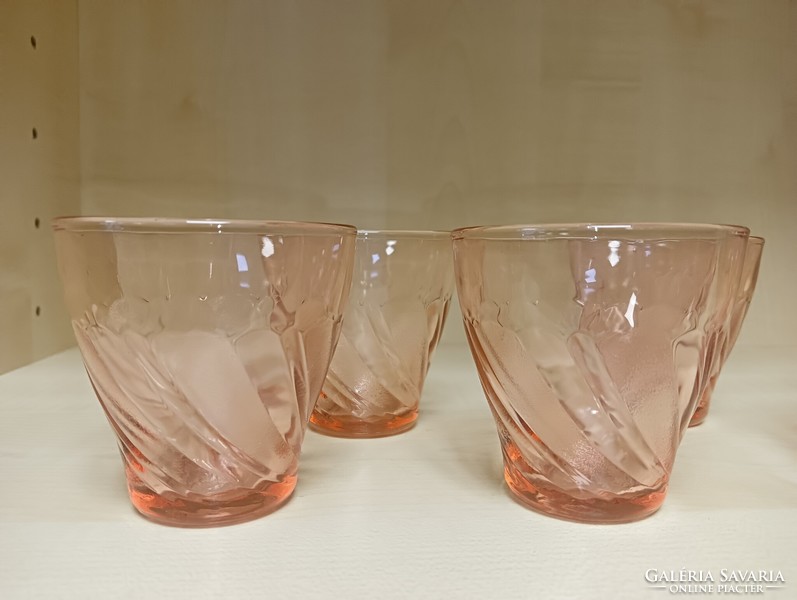 Glass glasses with a French swirl pattern
