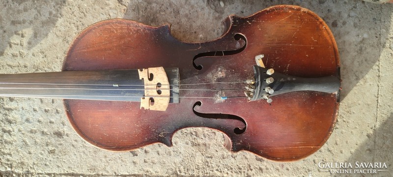 4/4 antique violin