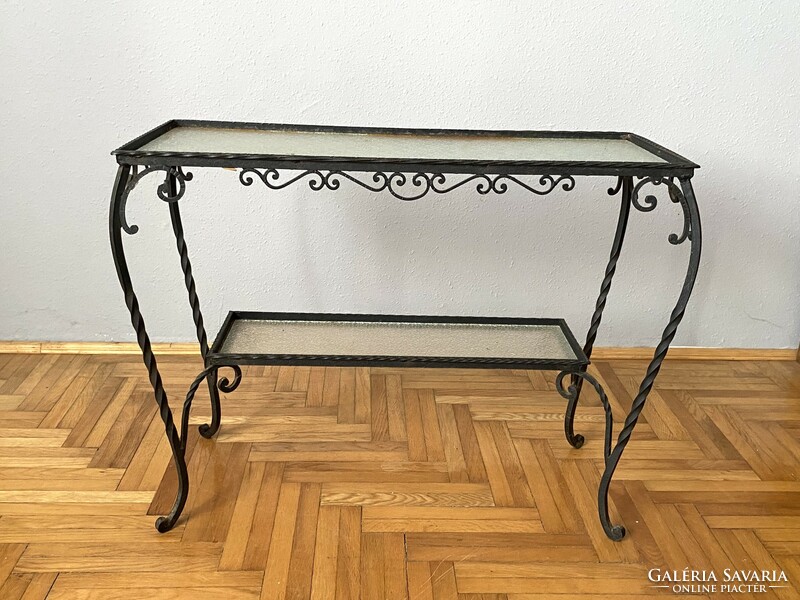 Black wrought iron 2-level flower stand