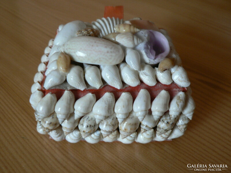 Jewelry box made of sea snails shells