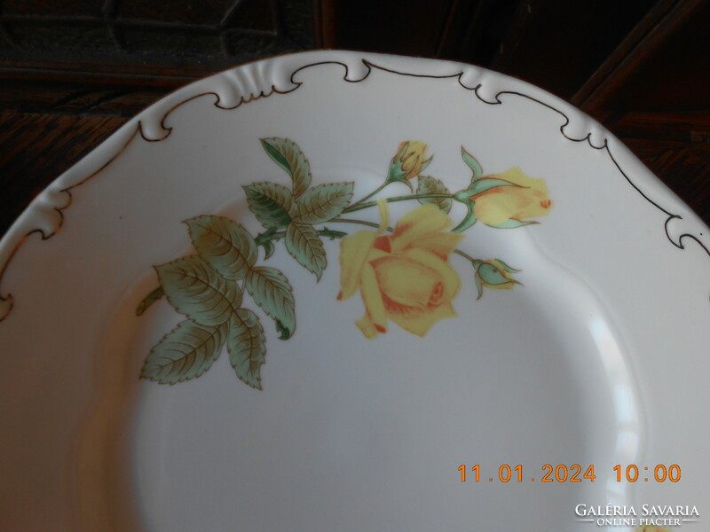 Zsolnay sárga rózsa mintás lapos tányér