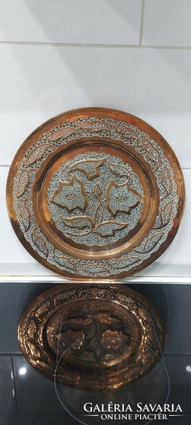 Copper laced wall bowl