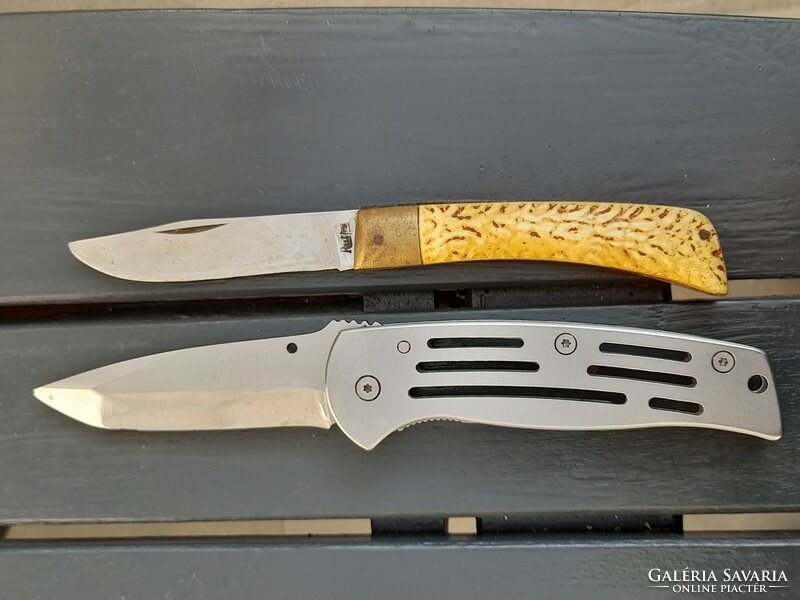 2 knives in one