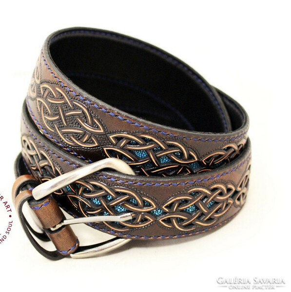 Unique, premium, stylish men's belt with turquoise stingray leather insert