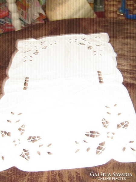 Cute white tablecloth set of 3 pieces