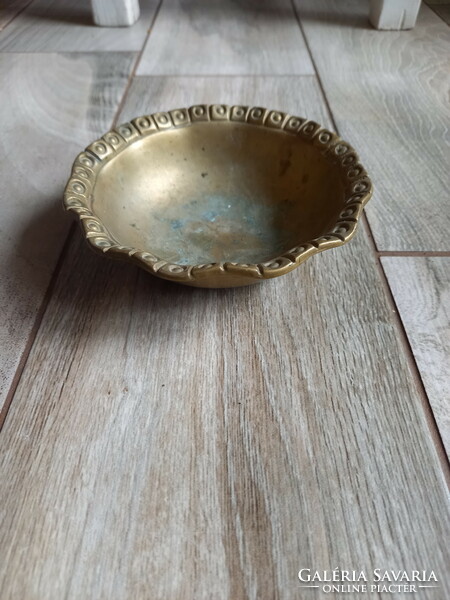 Beautiful old copper serving bowl (13.3x4 cm)