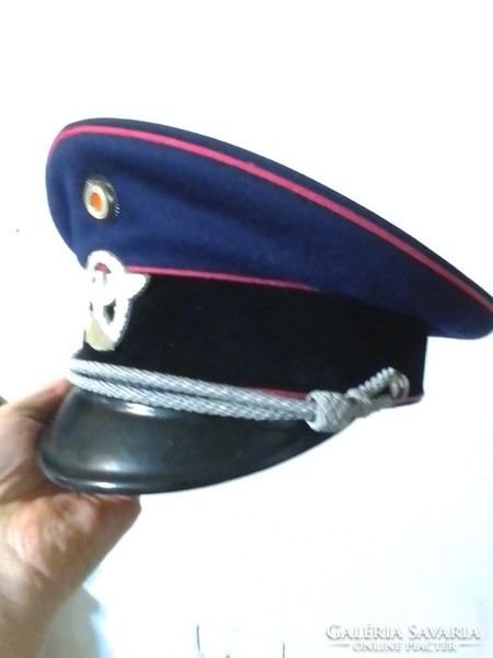 2Vhb German fireman's plate cap.