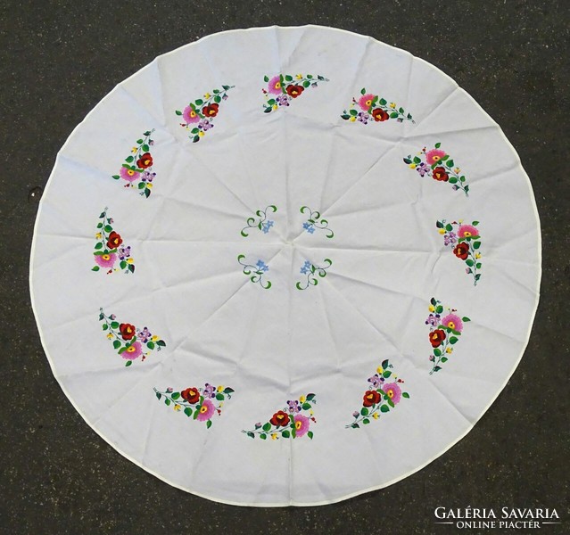 1A794 circular embroidered Kalocsa tablecloth 140 cm