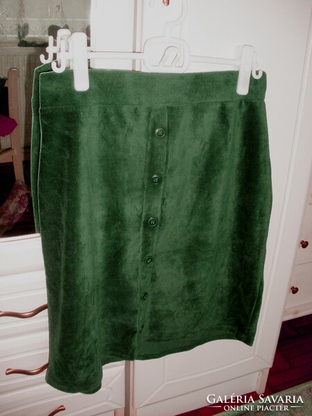 Soft, soft green skirt l