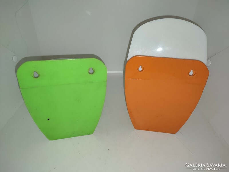 2 pieces of retro plastic colored cheerful wall spice holder, storage.