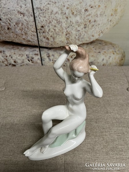 Aquincum combing female porcelain nude a46