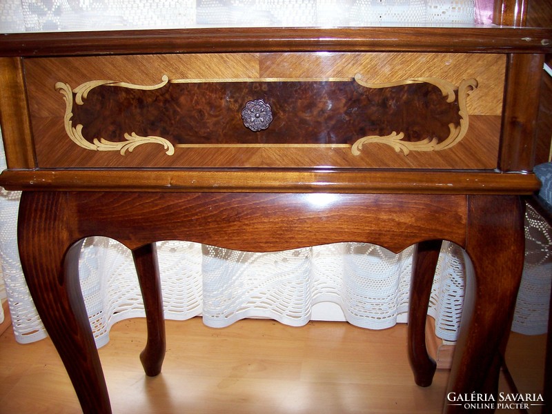 Graceful and elegant neo-baroque bedside cabinet with beautiful inlay