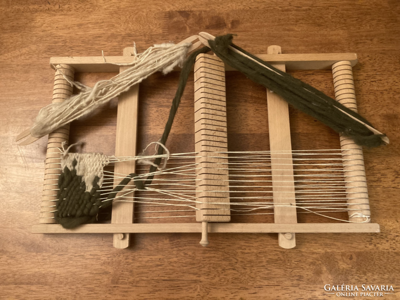 Children's loom/loom