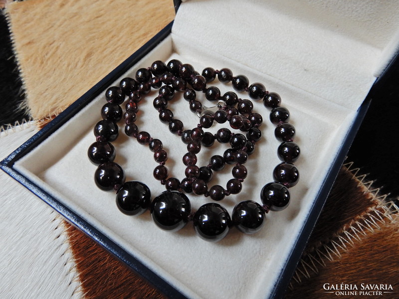 Real garnet string of pearls with silver clasp