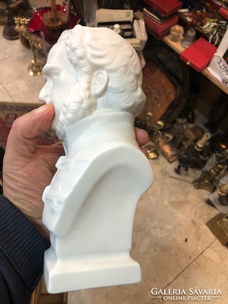 Széchenyi porcelain bust, Herend, height 22 cm.