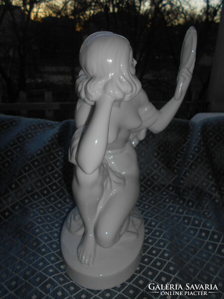 Herend nude mirror figure. (István nagy Szilágyi)