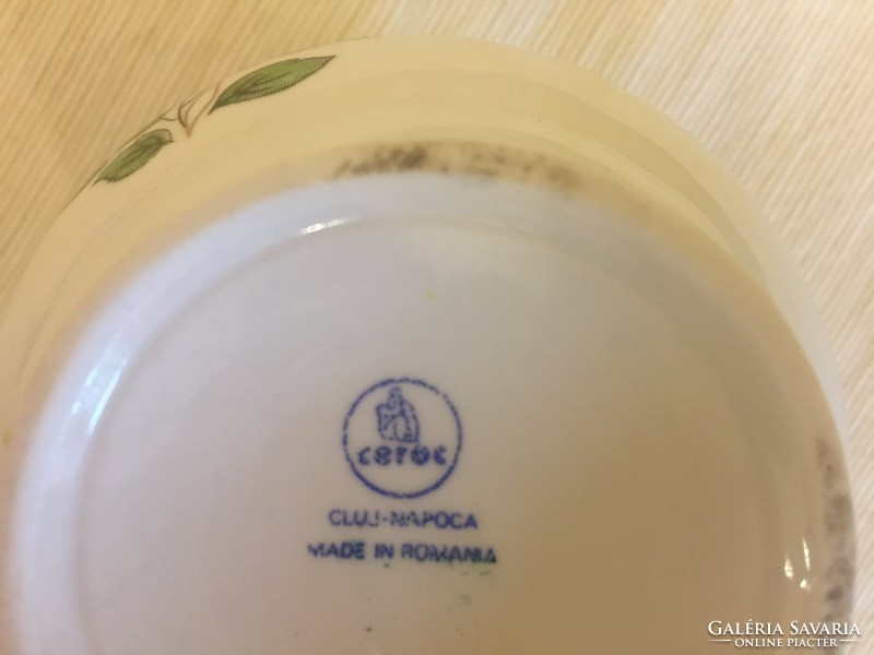 Ceroc porcelain pourer, sugar holder
