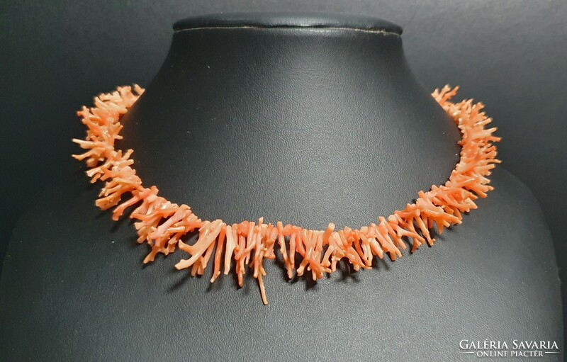 Angle skin noble coral necklace. With certification.