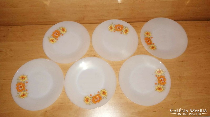 Milk glass small plate 6 pcs in one - diam. 18 cm (2p)