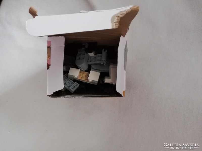 Jie Star Gorilla figura dobozában, ajándék LEGO kiegészítőkkel