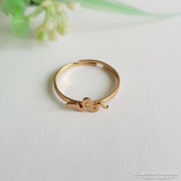 New, adjustable ring with snake decoration