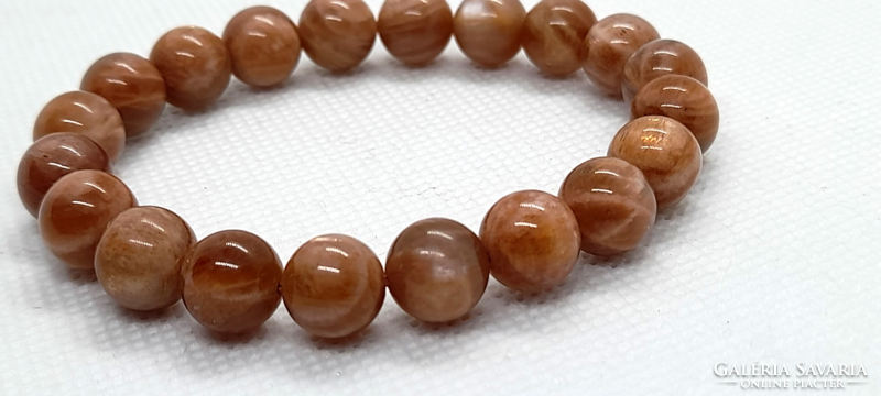 Women's mineral sunstone bracelet made of 8 mm beads