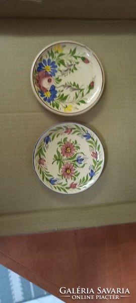 2 db Pázmány tányér virágos mintával