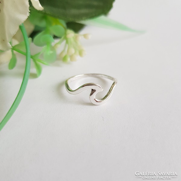New, wave-decorated ring - usa 7 / eu 54 / ø17.5mm