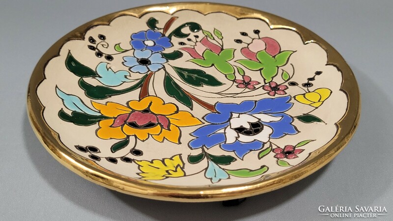 Spanyol Ceramic Sevilla festett virágos kerámia falitál, tányér arany peremmel