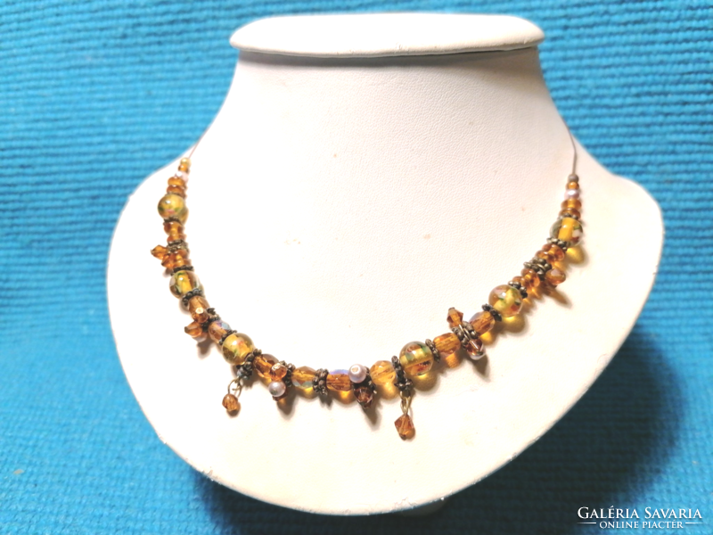 Glass necklace (421)
