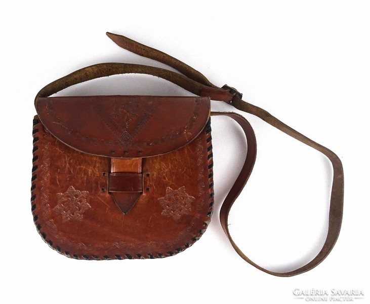 1M309 old retro leather shoulder bag with leather decoration