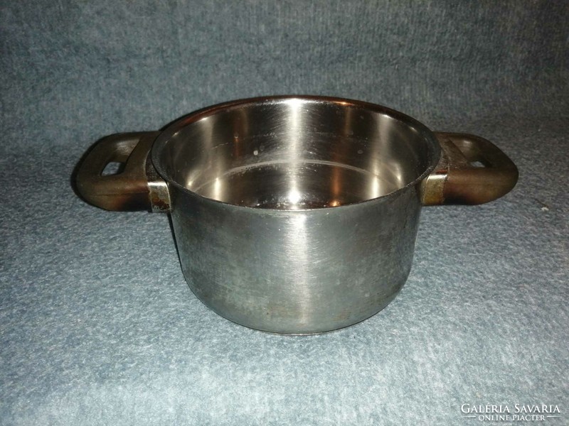Pot with metal handle (a5)