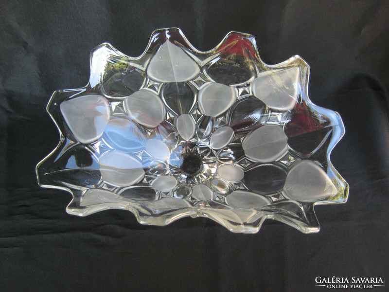 Szép formájú nagy méretű üveg asztalközép talpas kínáló tál gyümölcsös tál