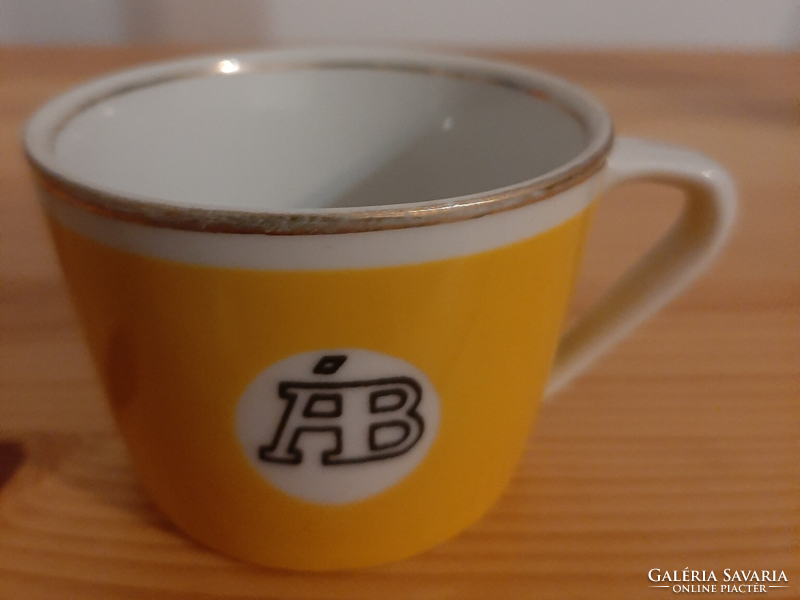 Holloházi ÁB (Állami Biztosító) felirat, logó kávés csészealj