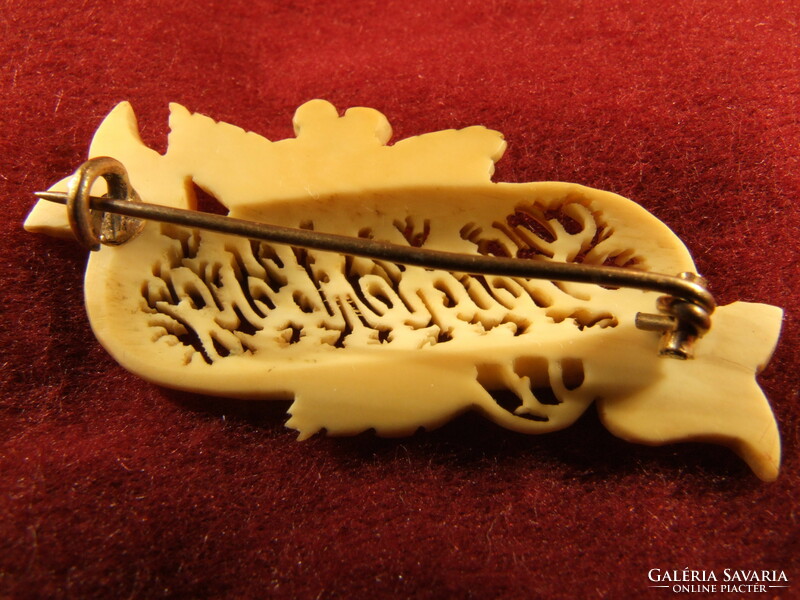 Bone Badge (110522)