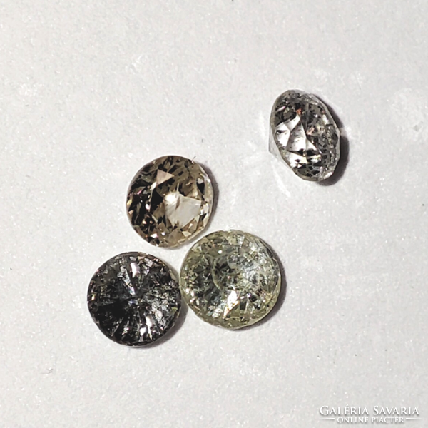 Természetes gyémánt - 0,02 ct, 1,75 mm, J-K, I2, briliáns csiszolású, nem kezelt
