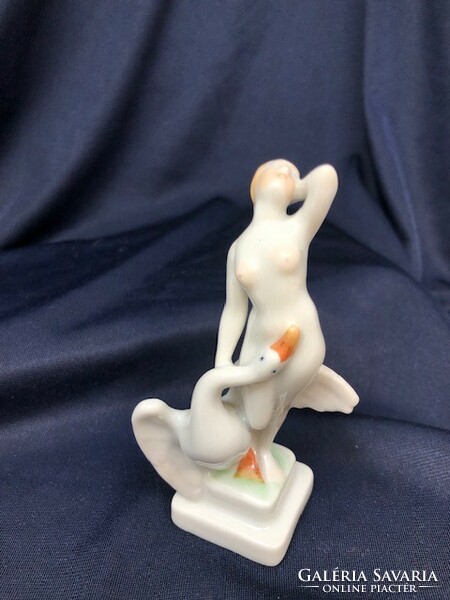 Herendi Léda hattyúval mini porcelán figura (9.5cm) RZ