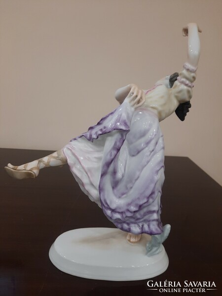 Herend porcelain dancing gypsy girl, dancing woman figure