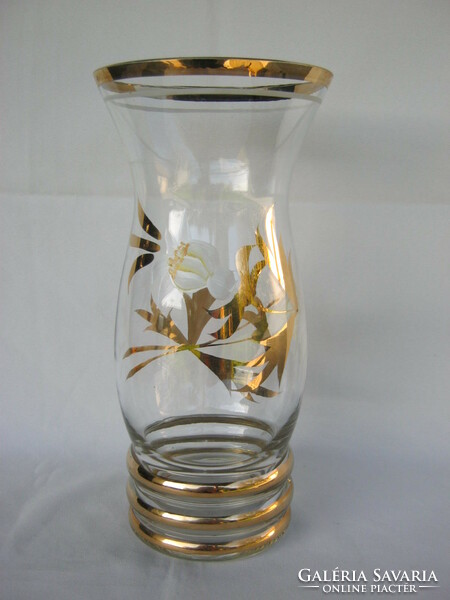Large vase of glass painted with flowers and leaves, 28 cm
