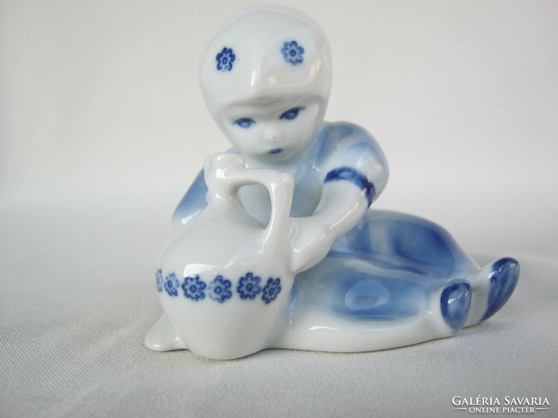 Zsolnay porcelán kislány kék festéssel