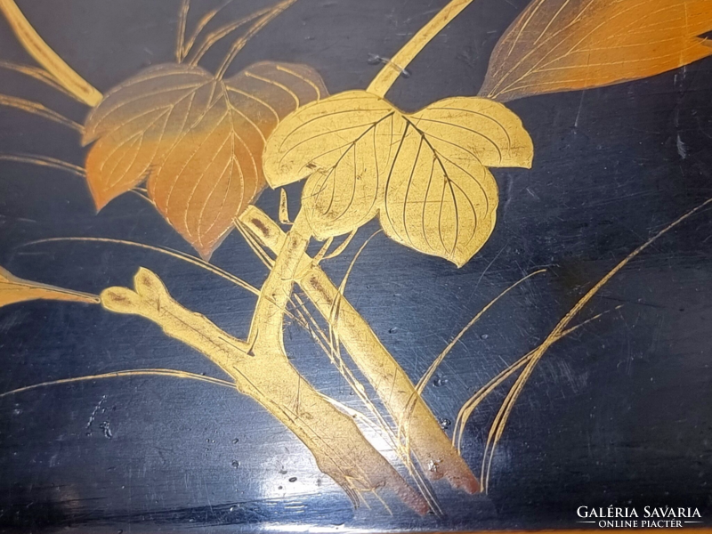 Painted-lacquered wooden tray, with gold paint, flower and bird decor.