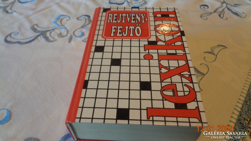 Puzzle-solving lexicon, written by Lázár k. - Marián andor jazz publishing house 1995.