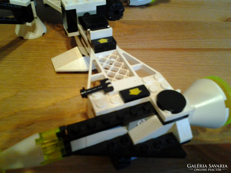 LEGO 6982 / Explorian starship