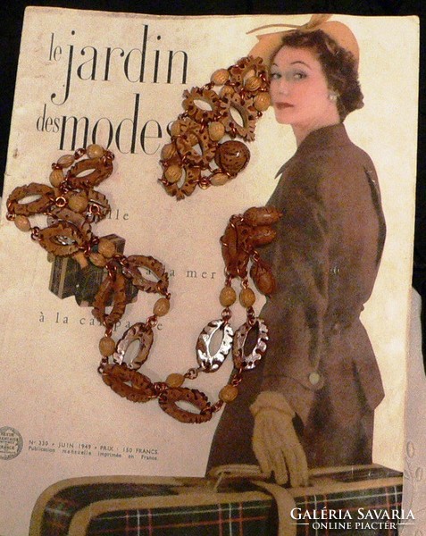 Vintage carved wooden necklace and bracelet