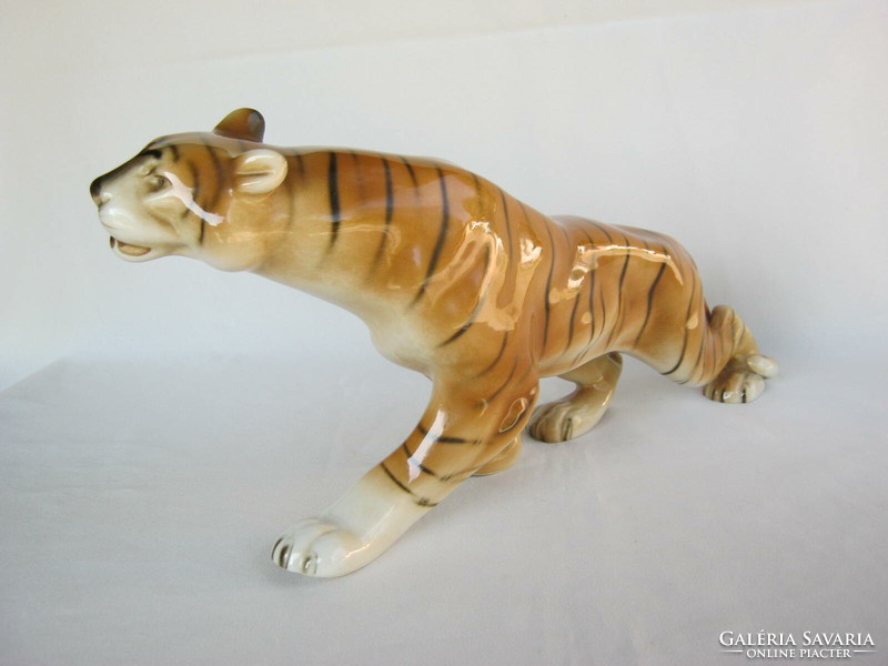Royal Dux nagy méretű porcelán tigris 37 cm